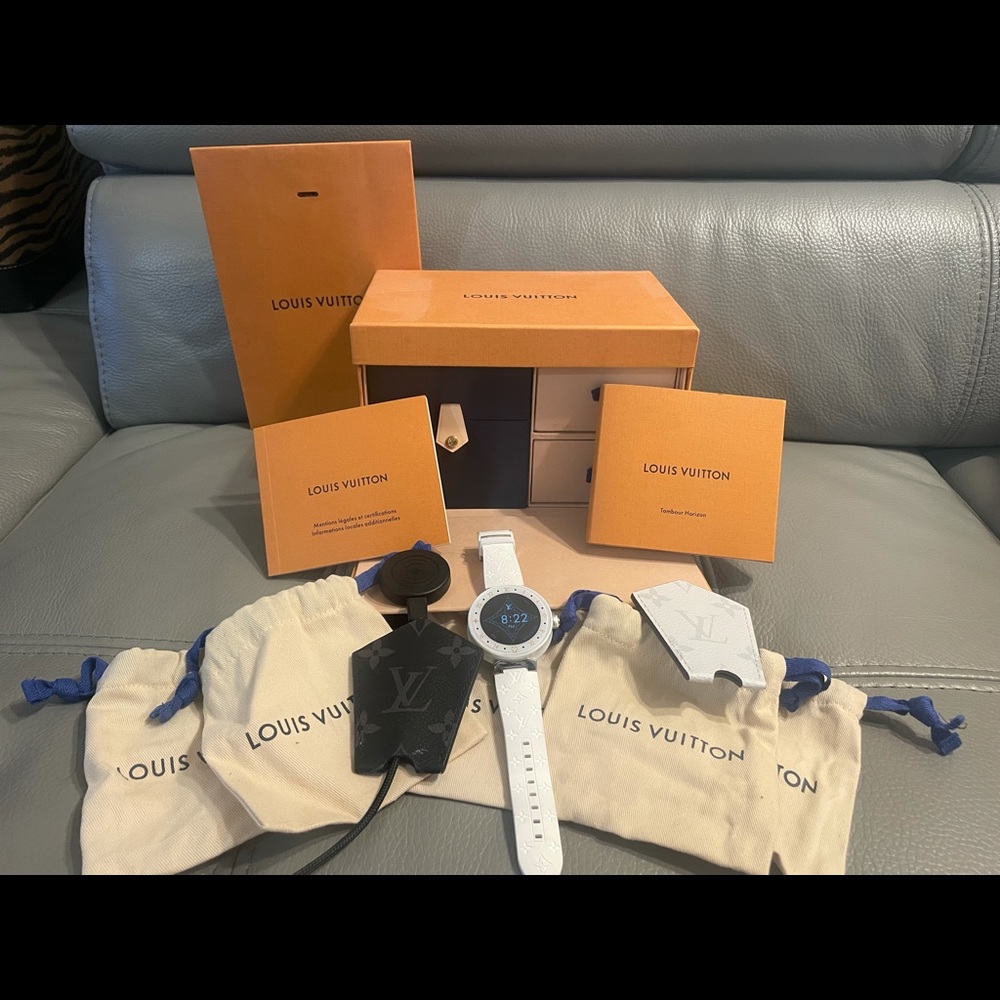 Louis Vuitton smart watch/ Tambour Horizon